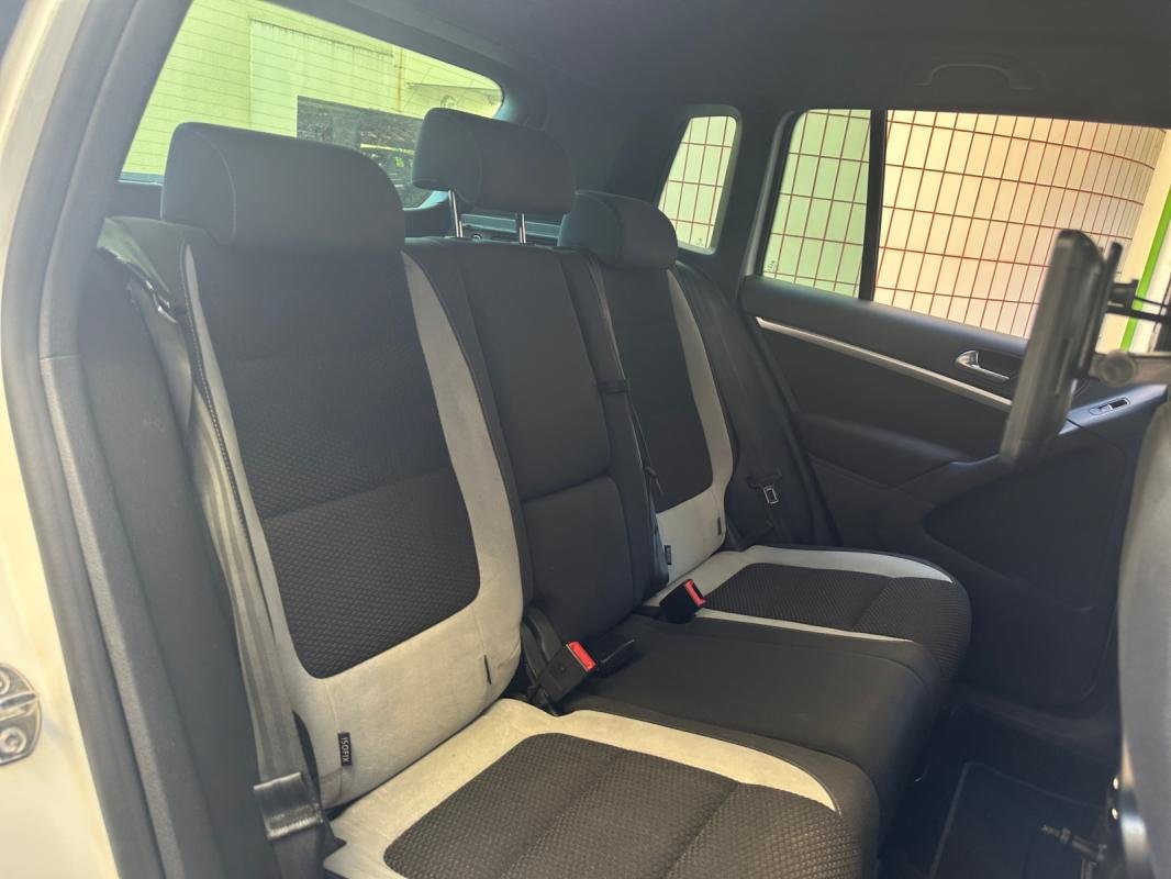 Volkswagen Tiguan - Photo 18