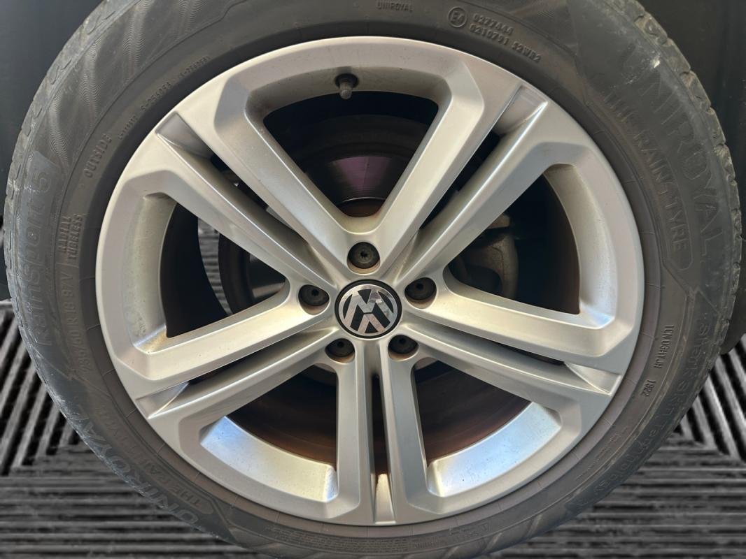 Volkswagen Tiguan - Photo 21