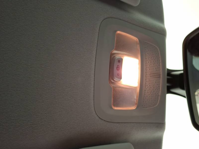 Peugeot 208 - Photo 15