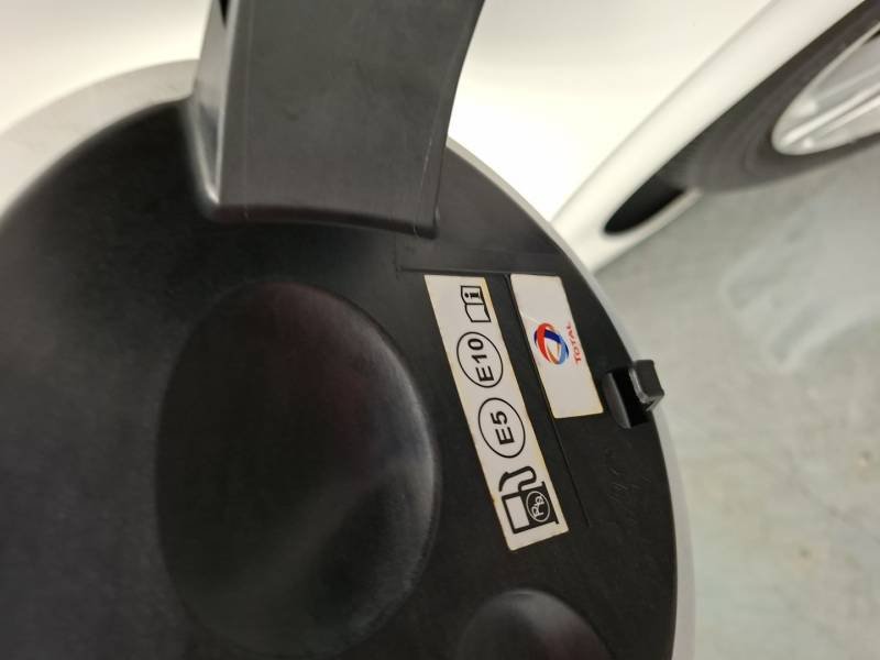 Peugeot 208 - Photo 28