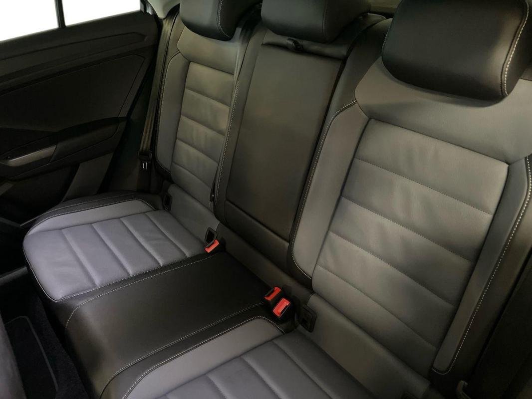Volkswagen T-Roc - Photo 23