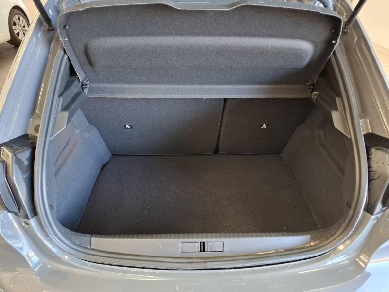 Peugeot 208 - Photo 11
