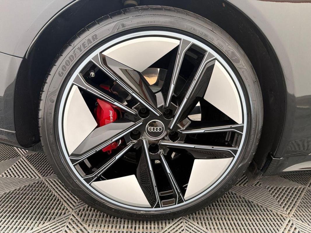 Audi e-tron gt - Photo 28
