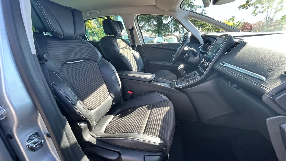 Renault Scénic - Photo 11