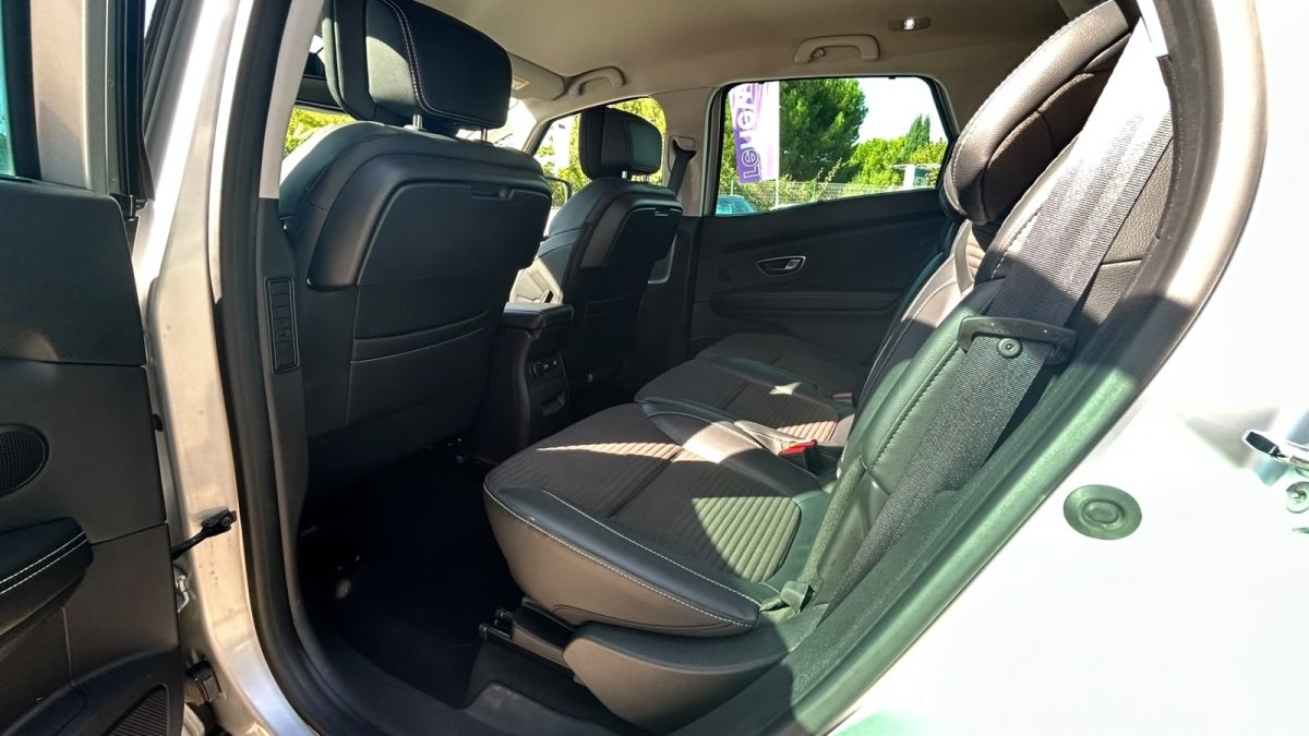 Renault Scénic - Photo 18