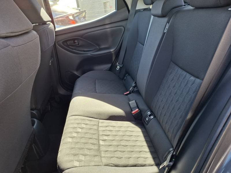Toyota Yaris - Photo 12