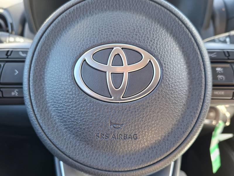 Toyota Yaris - Photo 18