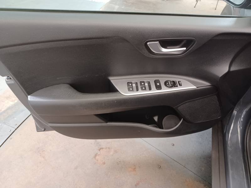 Kia Stonic - Photo 39