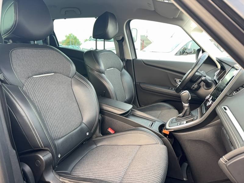 Renault Grand Scénic - Photo 12