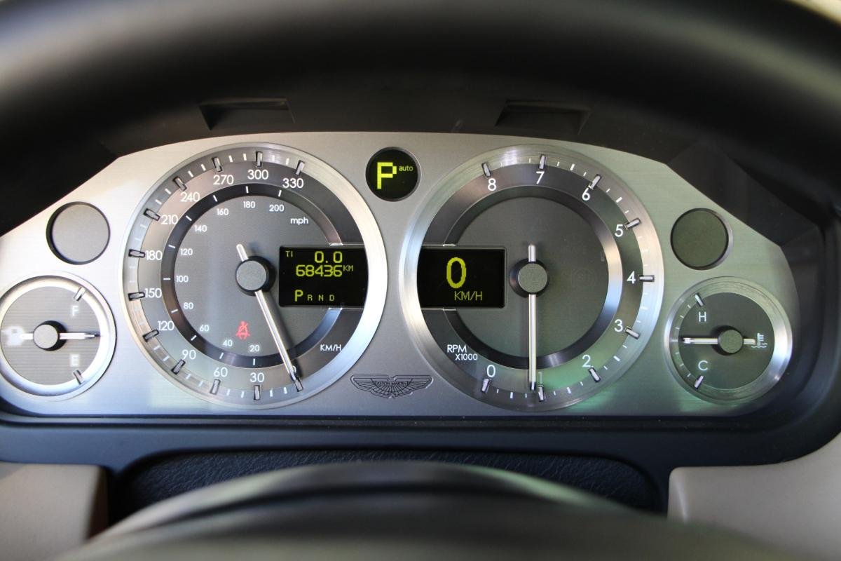 Aston Martin DB9 - Photo 13