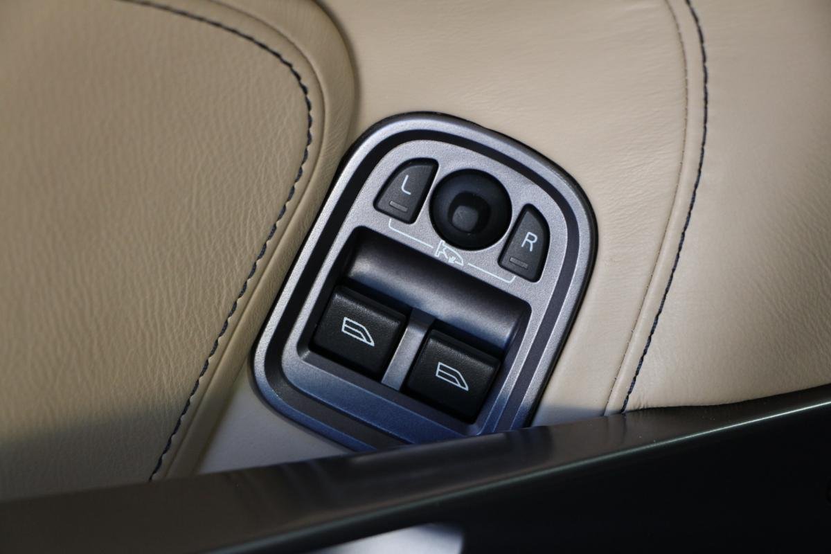 Aston Martin DB9 - Photo 19