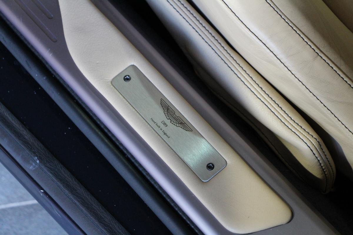 Aston Martin DB9 - Photo 21