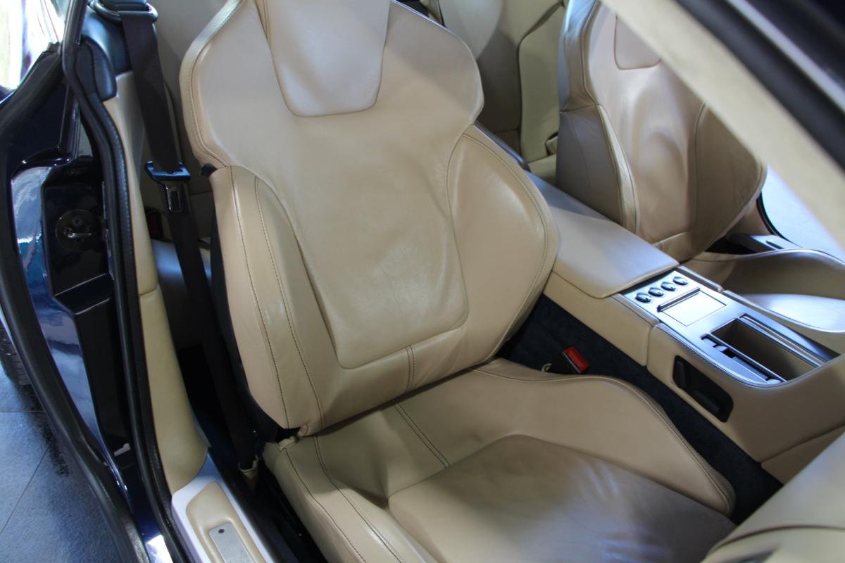 Aston Martin DB9 - Photo 28