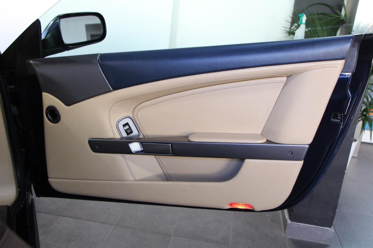 Aston Martin DB9 - Photo 31