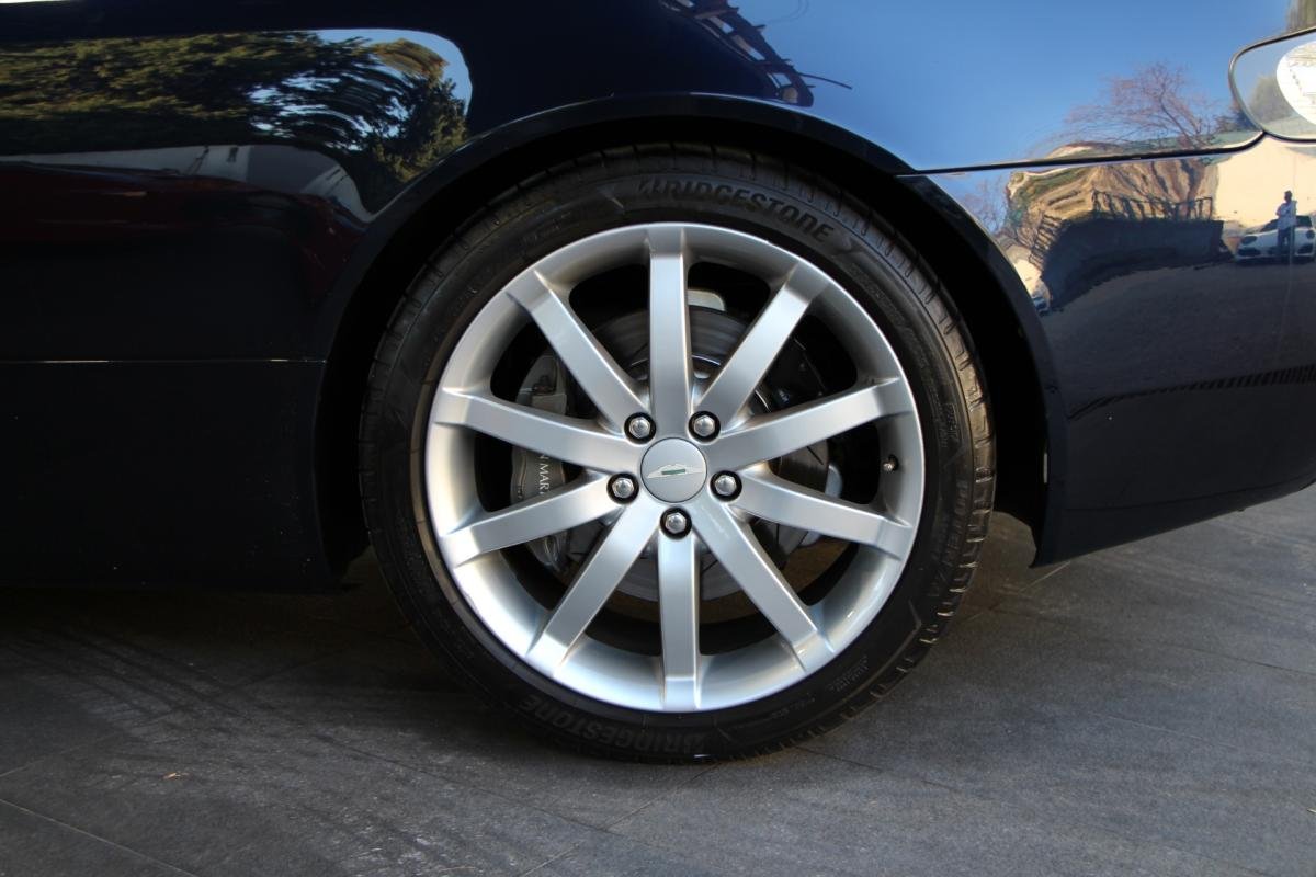 Aston Martin DB9 - Photo 7