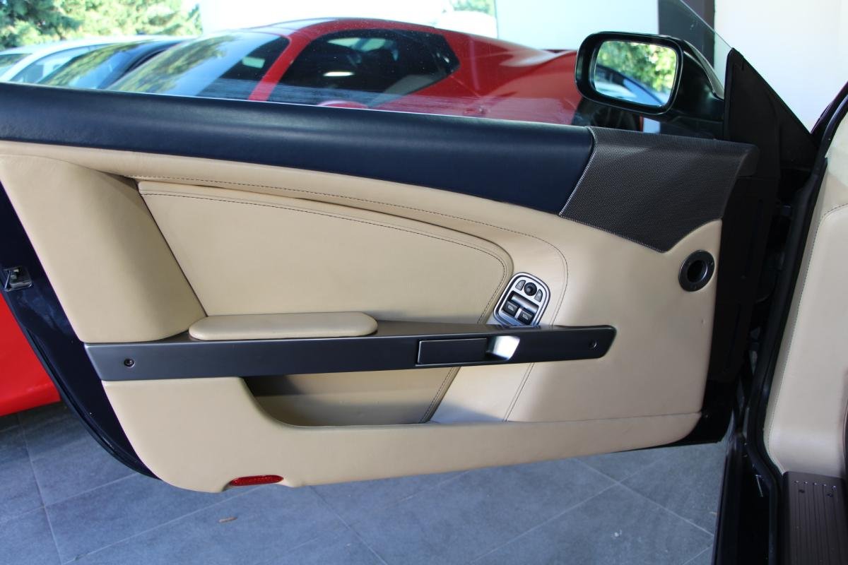 Aston Martin DB9 - Photo 10