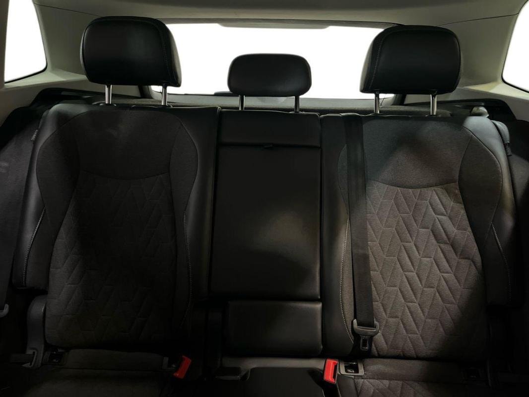 Volkswagen Tiguan - Photo 22