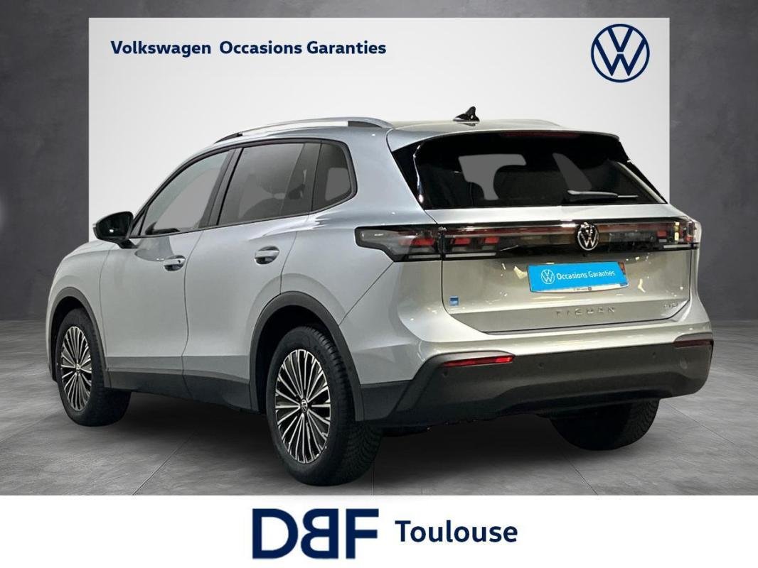 Volkswagen Tiguan - Photo 3