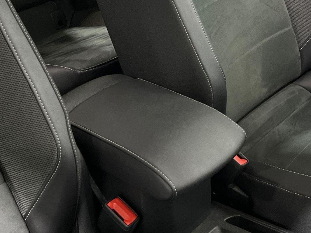 Volkswagen T-Roc - Photo 12