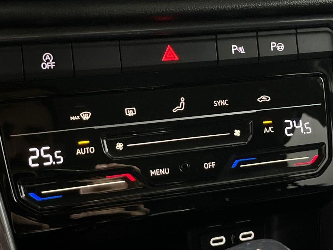 Volkswagen T-Roc - Photo 19