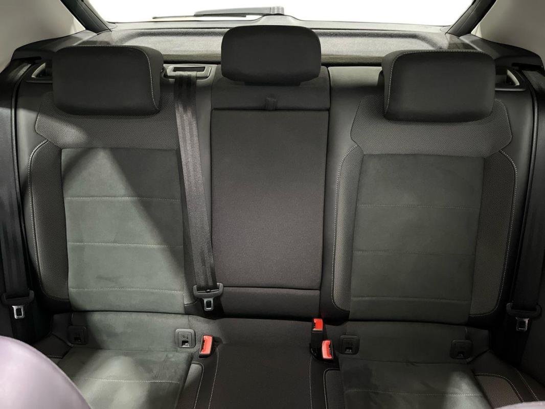 Volkswagen T-Roc - Photo 22