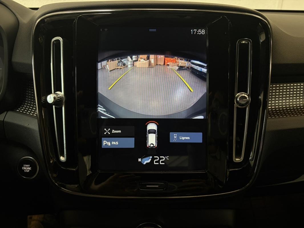 Volvo XC40 - Photo 24