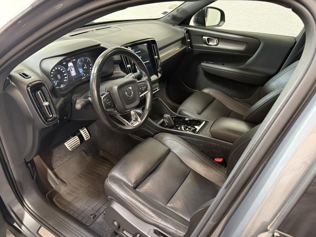 Volvo XC40 - Photo 25