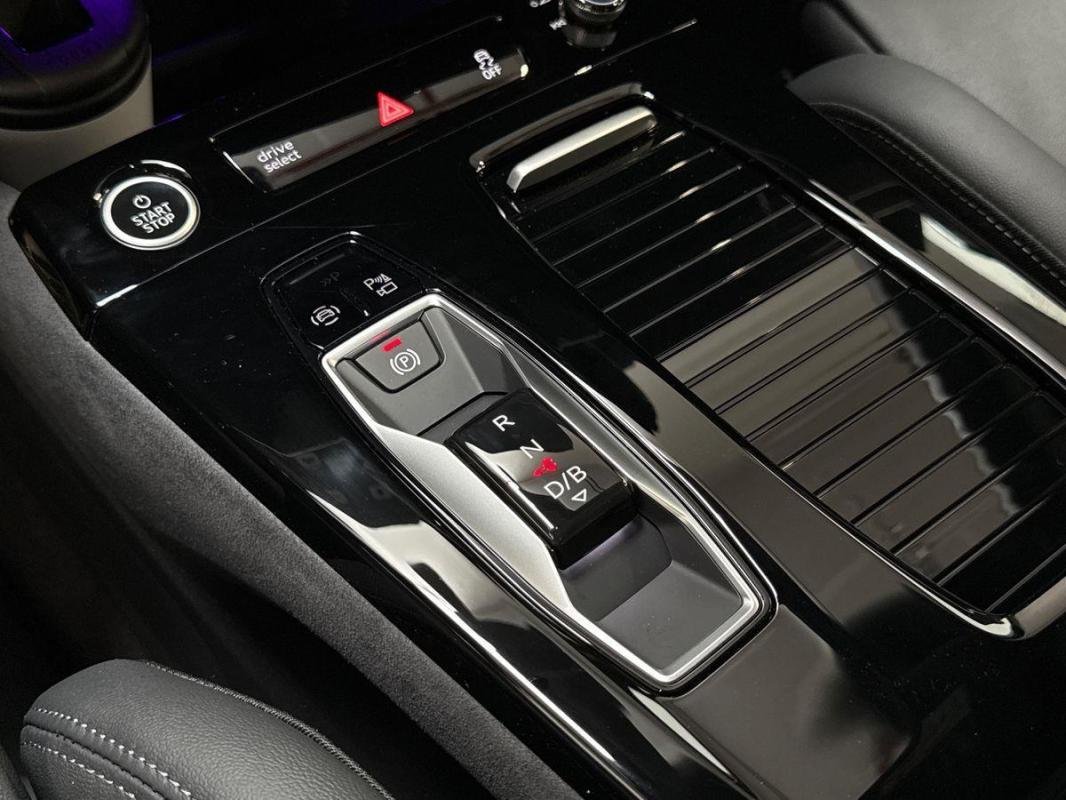Audi q6 e-tron - Photo 11