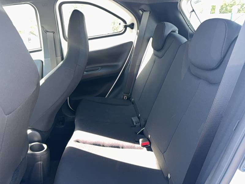 Toyota aygo x - Photo 13