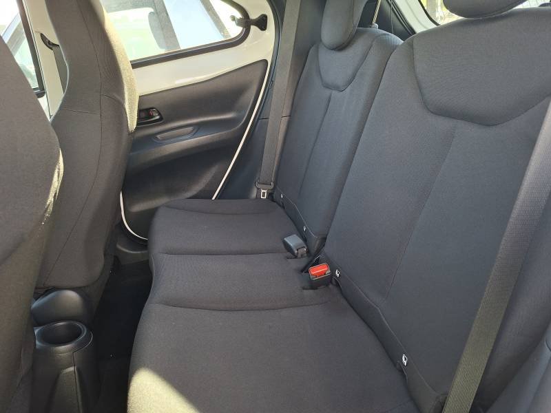 Toyota aygo x - Photo 11