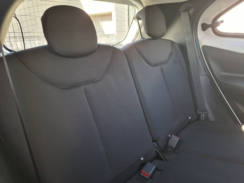 Toyota aygo x - Photo 12