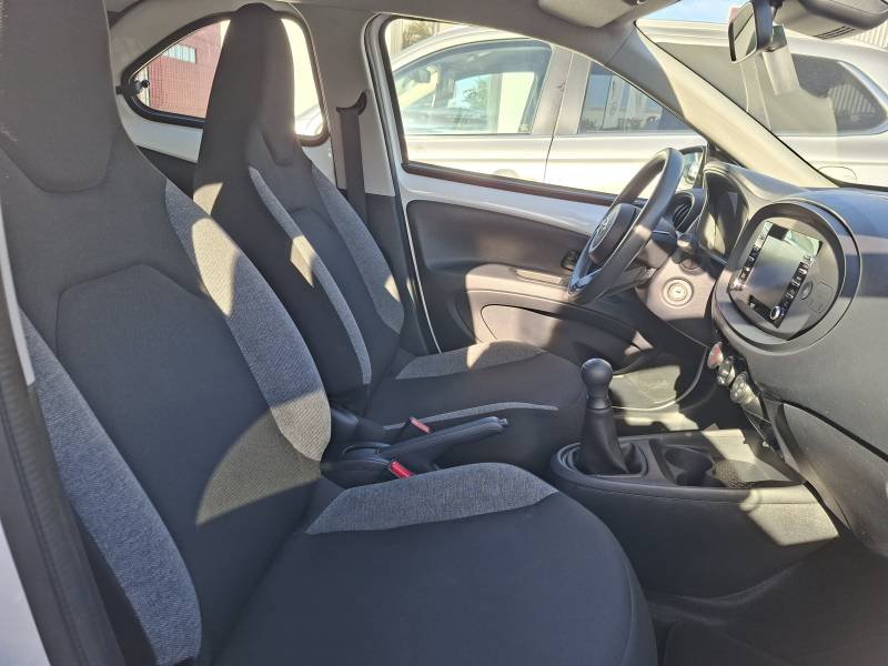 Toyota aygo x - Photo 8