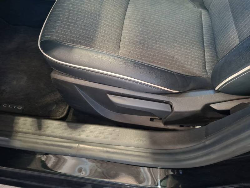 Renault Clio - Photo 24