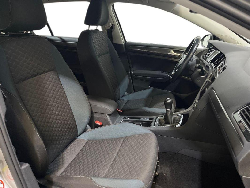 Volkswagen Golf - Photo 13