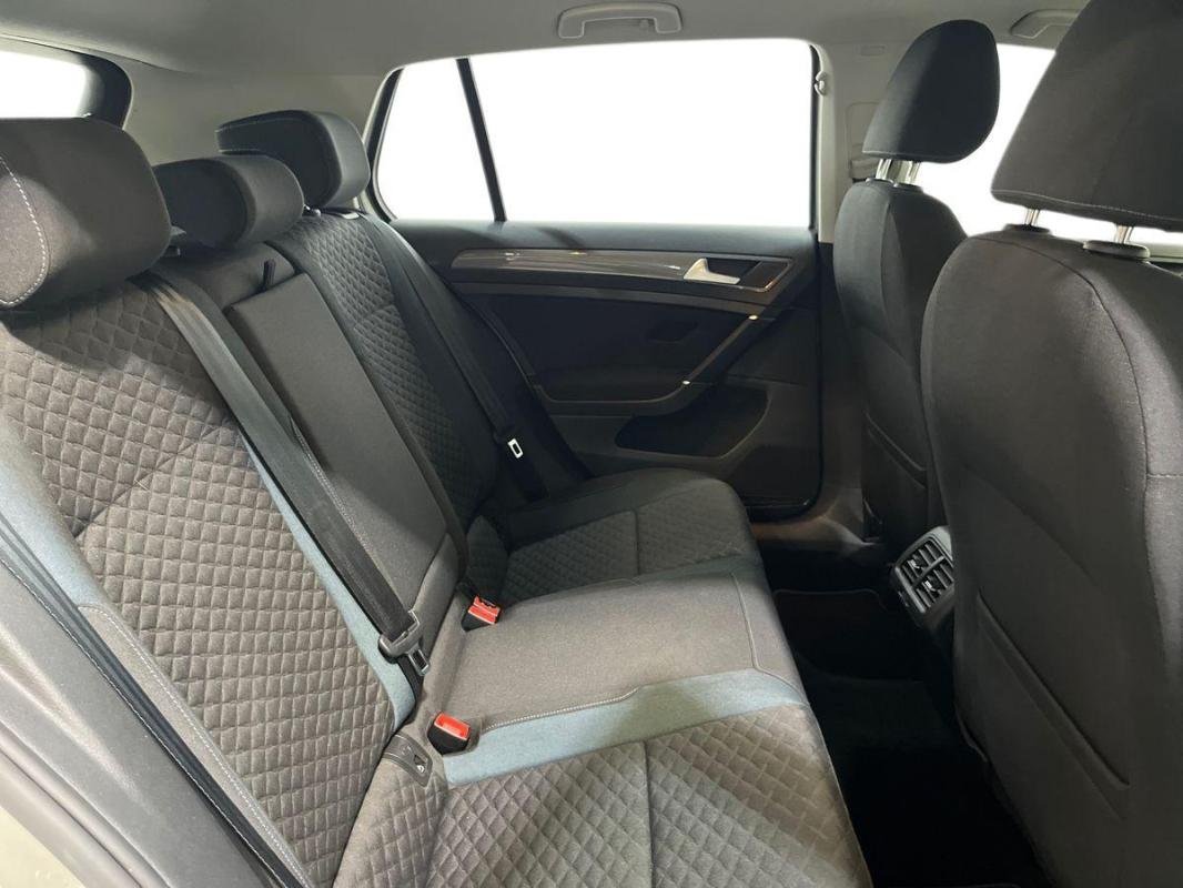 Volkswagen Golf - Photo 23