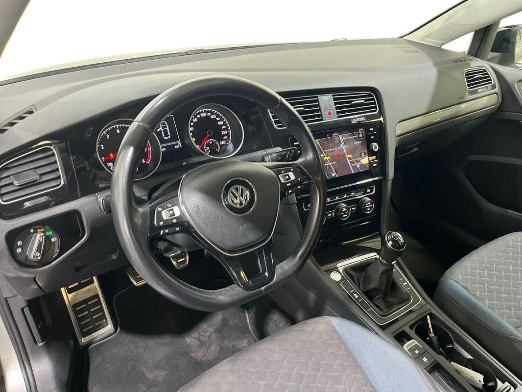 Volkswagen Golf - Photo 9