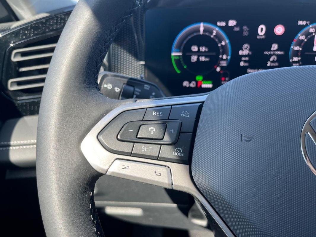 Volkswagen Tiguan - Photo 21