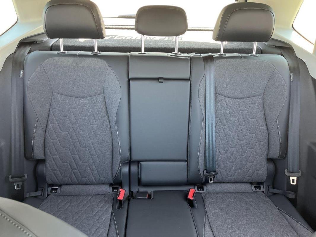 Volkswagen Tiguan - Photo 22