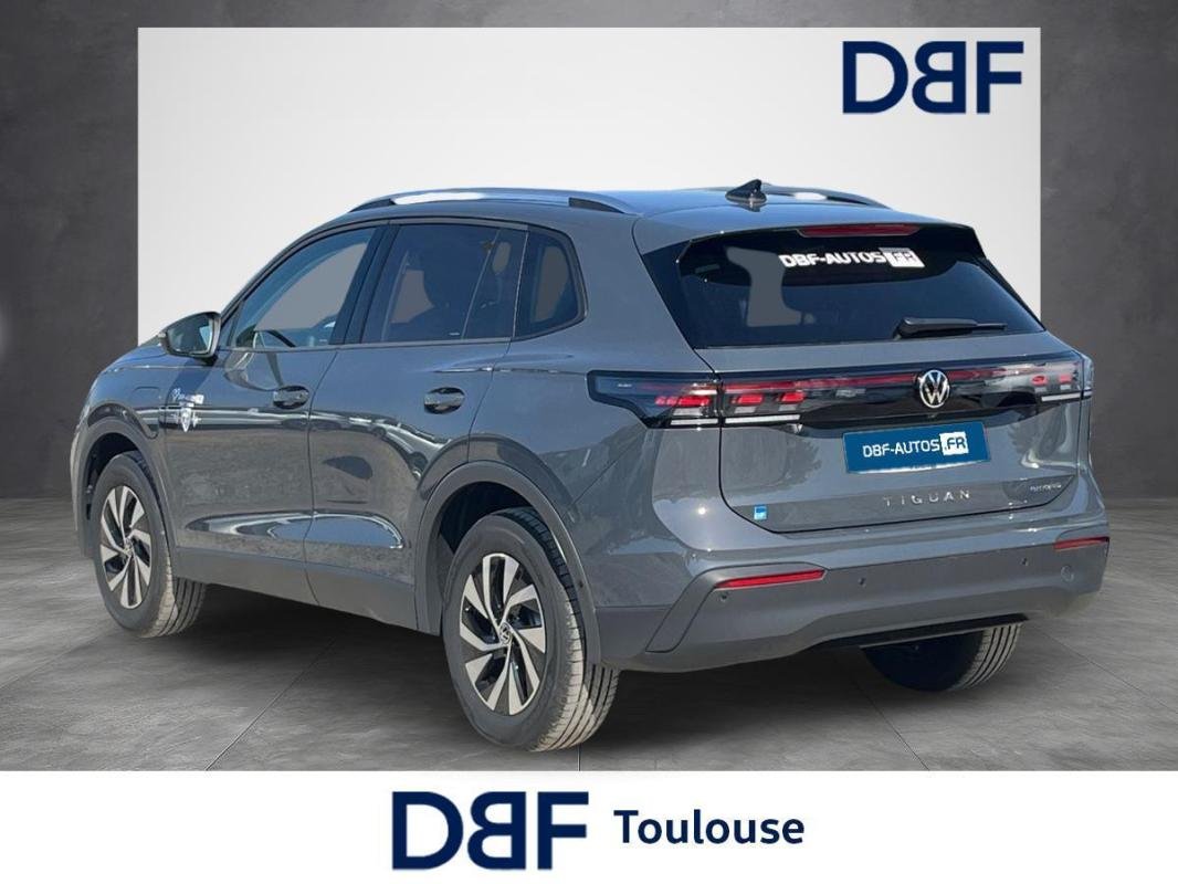 Volkswagen Tiguan - Photo 3