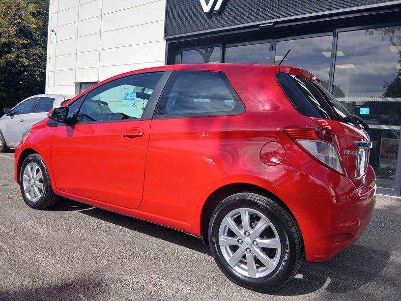 Toyota Yaris - Photo 2