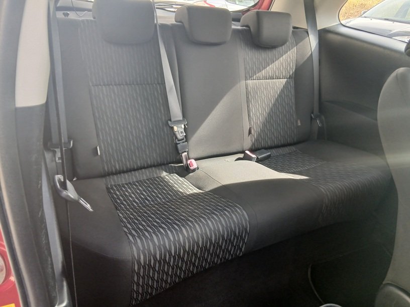 Toyota Yaris - Photo 6
