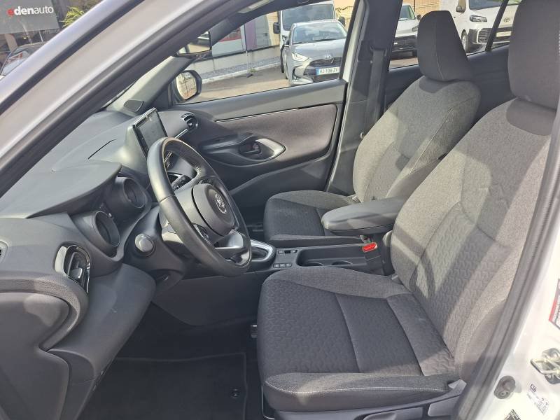 Toyota Yaris - Photo 13
