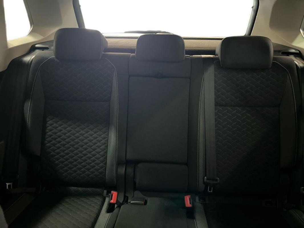 Volkswagen Tiguan - Photo 22