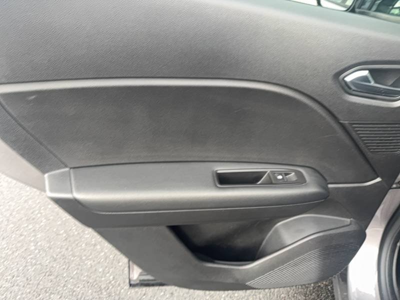 Renault Captur - Photo 22