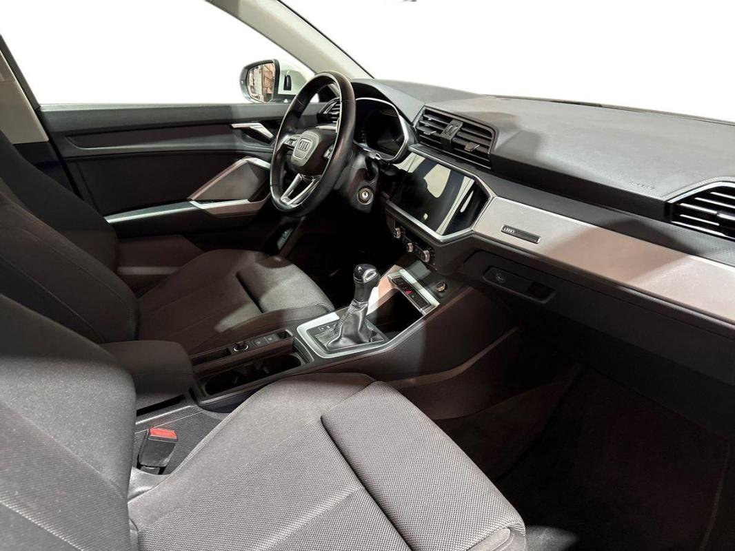 Audi Q3 - Photo 13