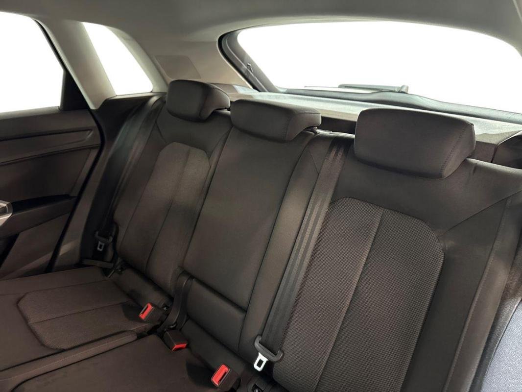 Audi Q3 - Photo 23