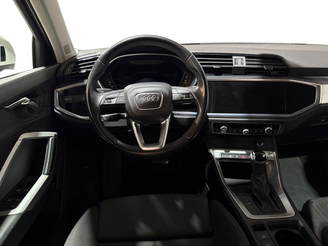 Audi Q3 - Photo 24