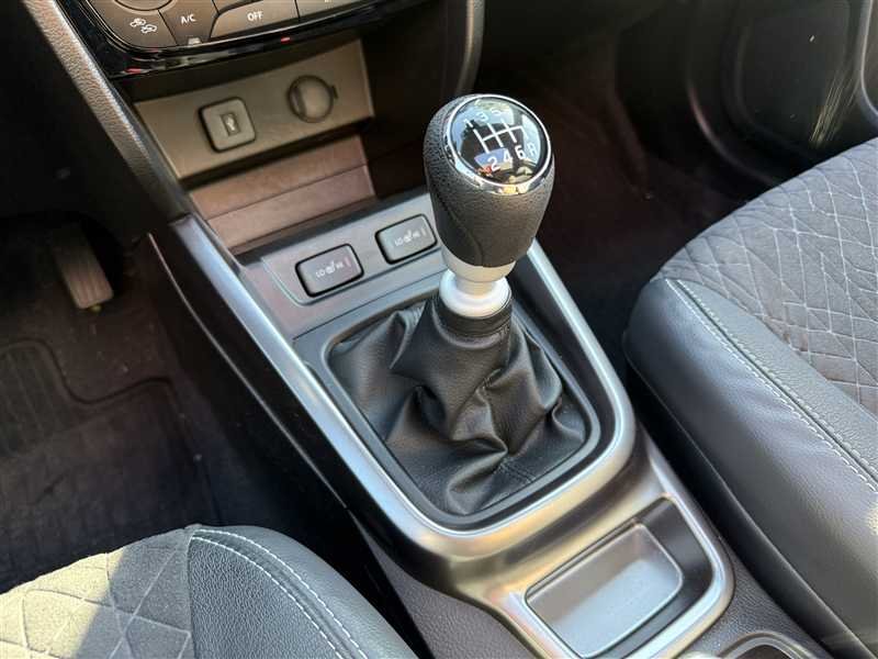 Suzuki Vitara - Photo 11