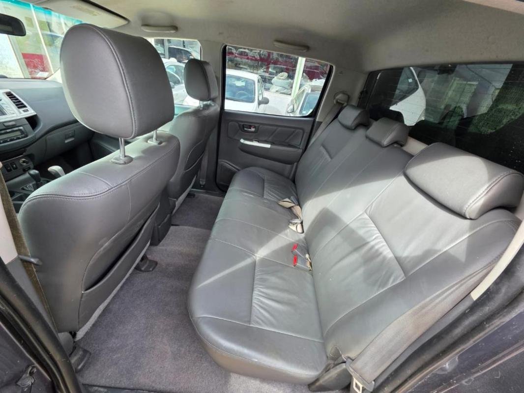 Toyota Hilux - Photo 12