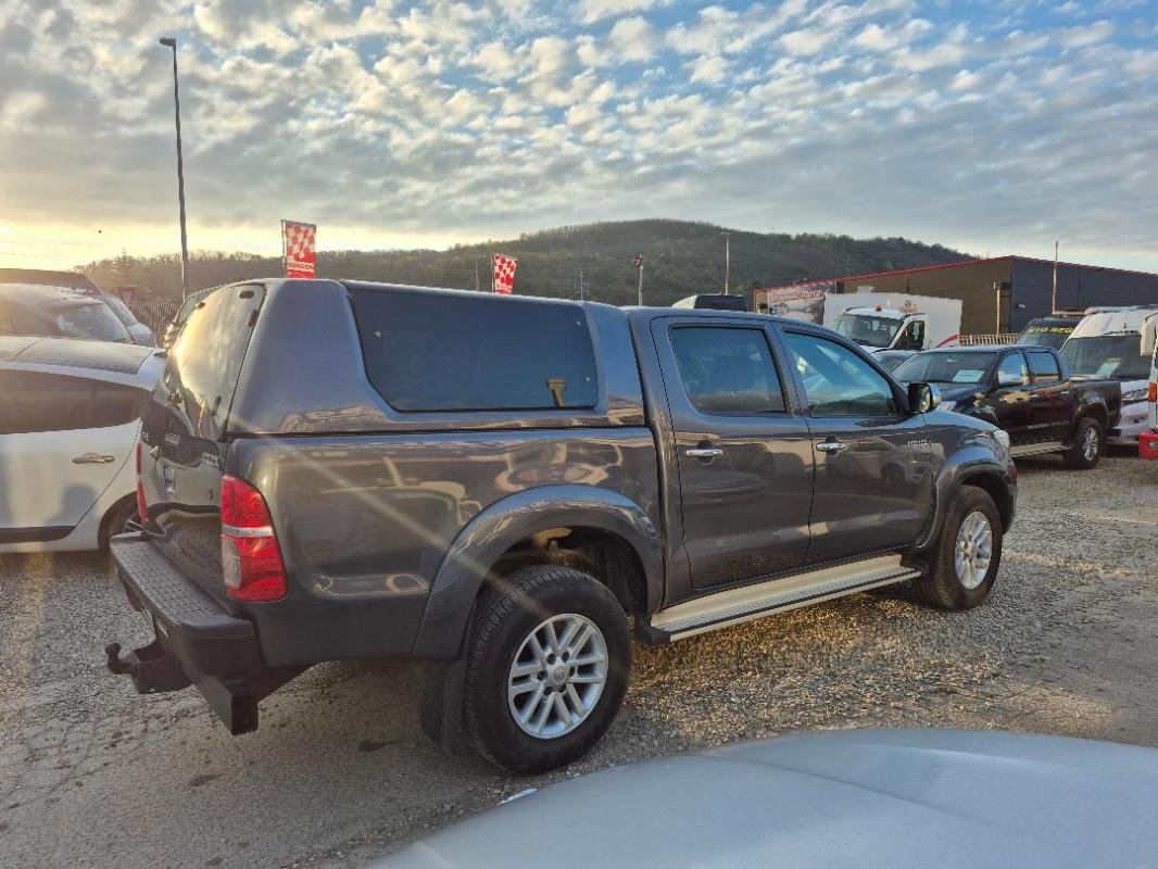Toyota Hilux - Photo 2